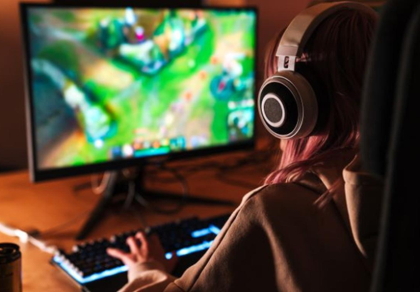 PlayBattleSquare Exploring Paris After Dark